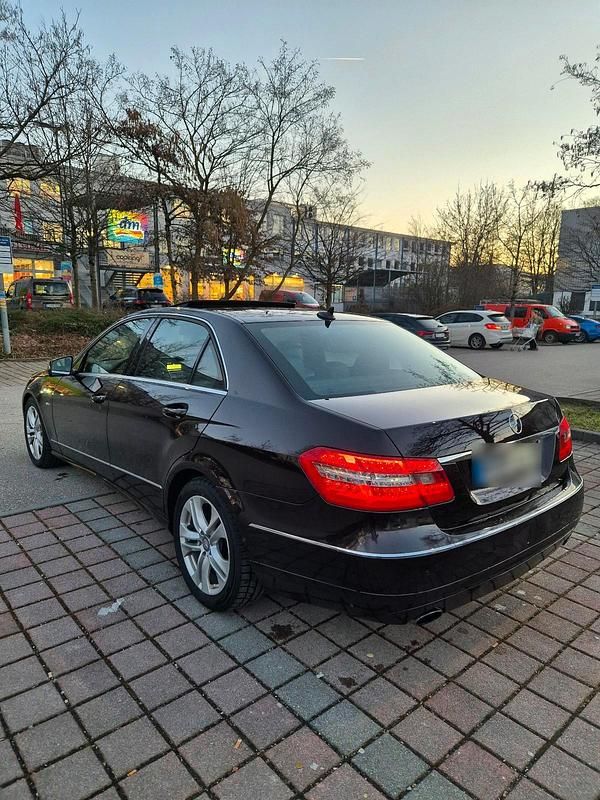 Gebraucht Mercedes E350 265 PS (194 kW) 2011 Andere farben Limousine