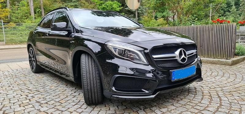 Schwarz Gebraucht 2017 Mercedes GLA45 AMG AMG SUV | 29.199 € (Fairer Preis) - Bild 1/4