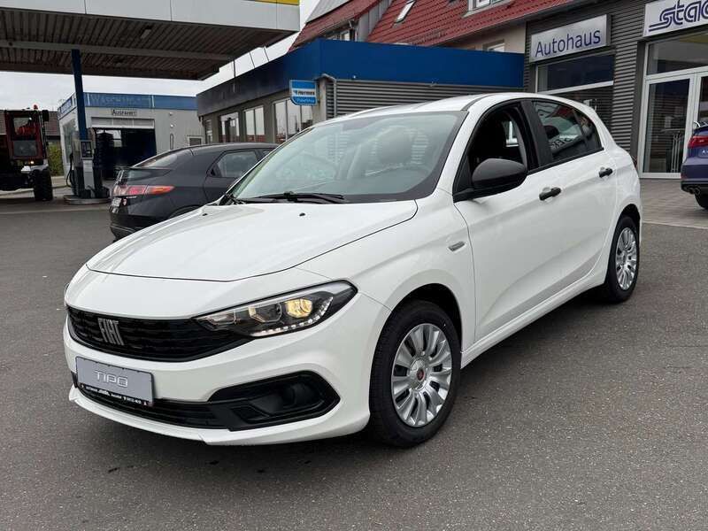 Gebraucht Fiat Tipo 131 PS (96 kW) 2024 Weiß Kleinwagen
