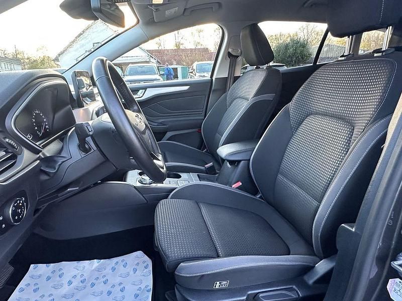 Gebraucht Ford Focus Sport 120 PS (88 kW) 2022 Grau Limousine