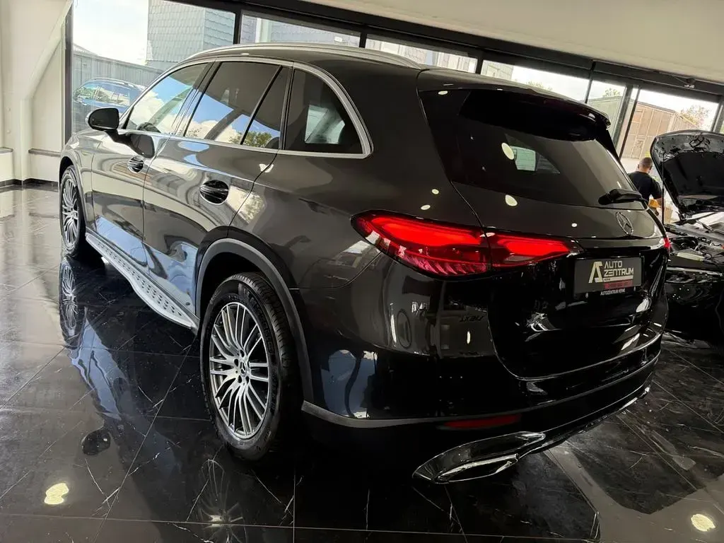 Gebraucht Mercedes GLC200 Avantgarde 227 PS (166 kW) 2024 Grau SUV