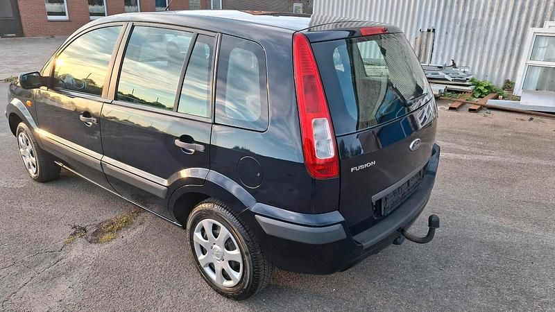 Gebraucht Ford Fusion 70 PS (51 kW) 2006 Blau Van / Kleinbus