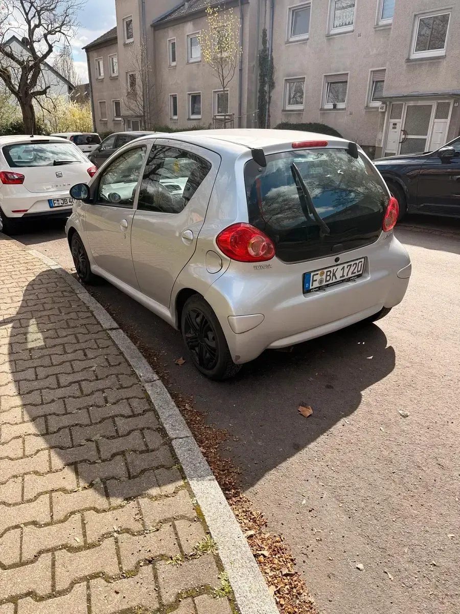 Gebraucht Toyota Aygo 67 PS (49 kW) 2006 Silber Kleinwagen