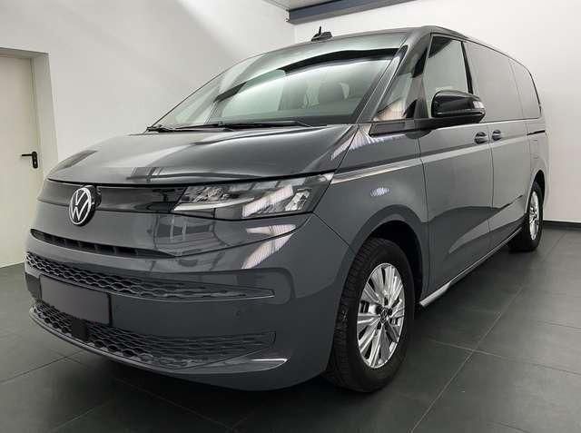 Grau Gebraucht 2022 VW T7 Van | 51.940 € (Etwas zu teuer) - Bild 1/4