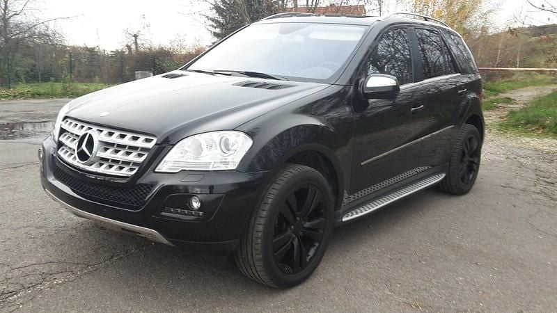 Gebraucht Mercedes ML350 272 PS (200 kW) 2010 Schwarz SUV