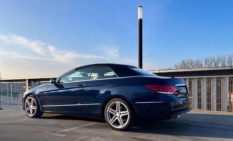 Gebraucht Mercedes E350 252 PS (185 kW) 2013 Blau Cabrio