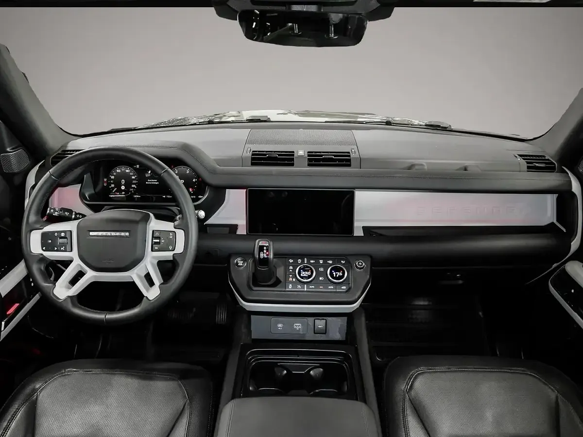 Gebraucht Land Rover Defender SE Dynamic 300 PS (220 kW) 2023 Manufacturer SUV