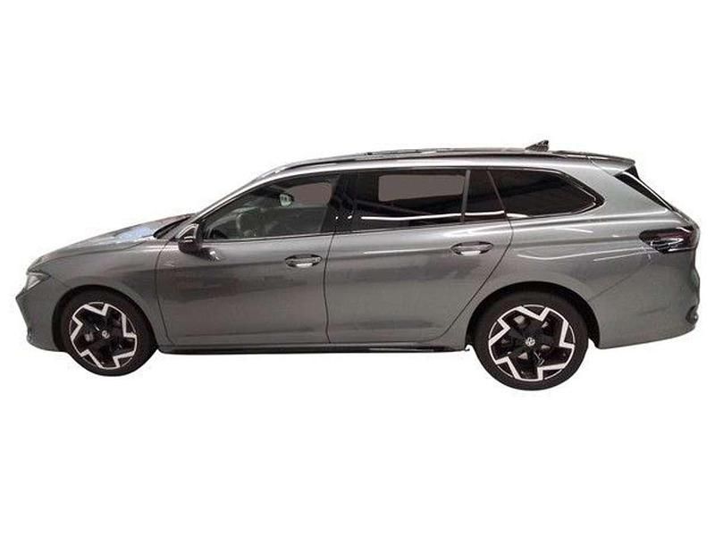 Gebraucht VW Passat R-line 193 PS (141 kW) 2025 Diabasgrau metallic Kombi