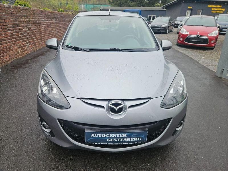 Gebraucht Mazda 2 Edition 75 PS (55 kW) 2012 Silber Kleinwagen