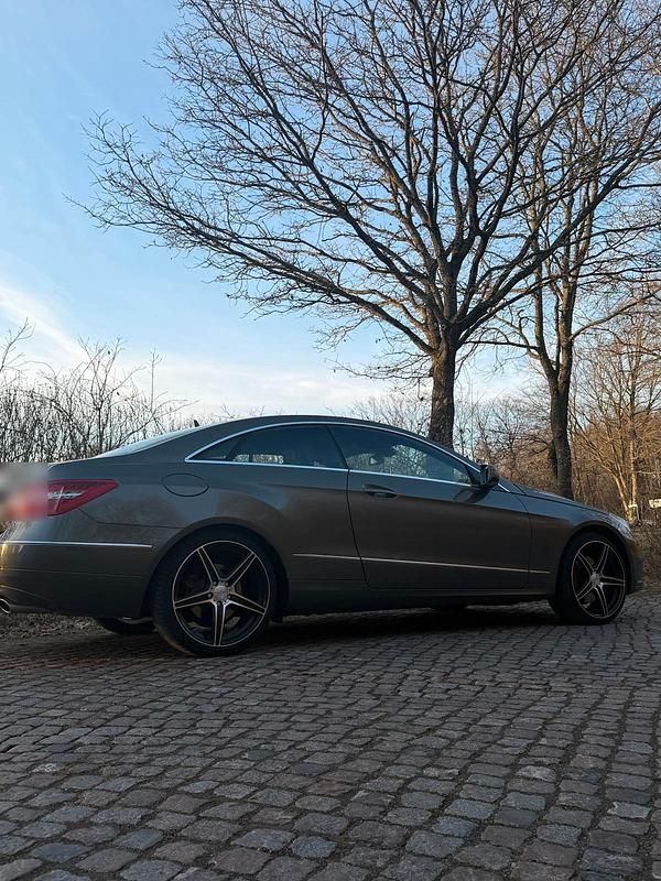 Gebraucht Mercedes E350 265 PS (194 kW) 2012 Coupé