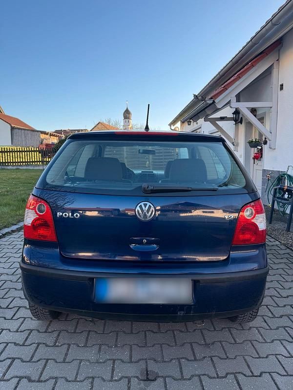Second-hand VW Polo 64 CP (47 kW) 2003 Albastru Hatchback