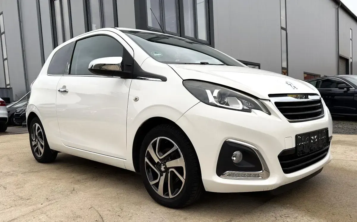 Gebraucht Peugeot 108 Allure 82 PS (60 kW) 2015 Weiß Kleinwagen