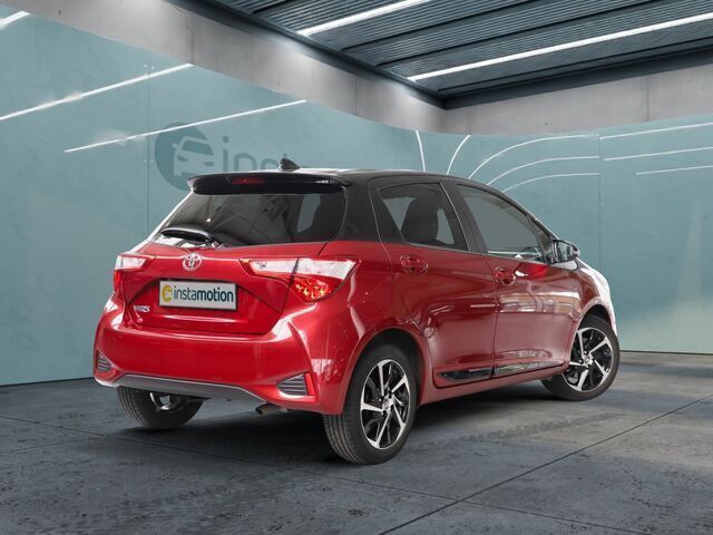 Rot Gebraucht 2020 Toyota Yaris Style Kleinwagen | 16.250 € (Fairer Preis) - Bild 1/2