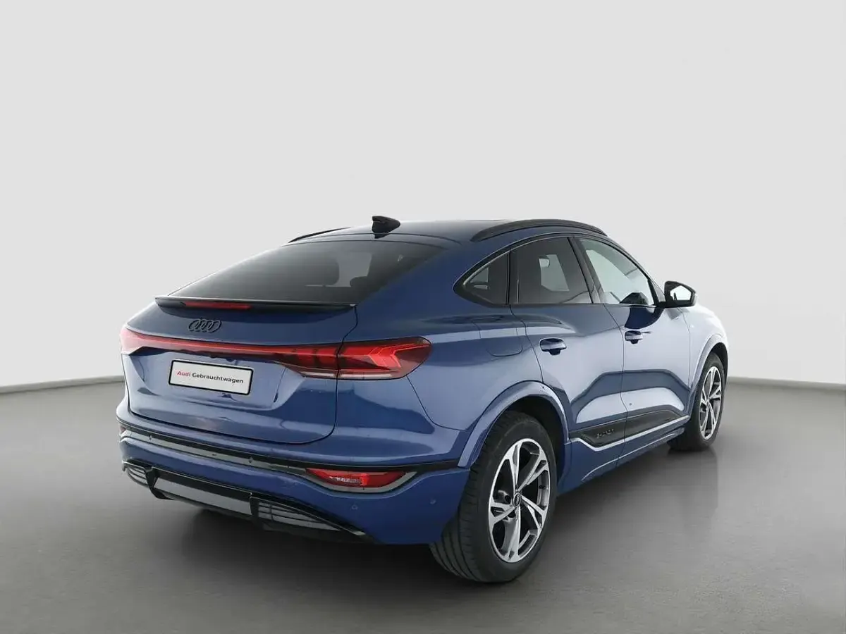 Gebraucht Audi Q6 e-tron Ambiente 185 kW (252 PS) 2025 Ascariblau metallic SUV