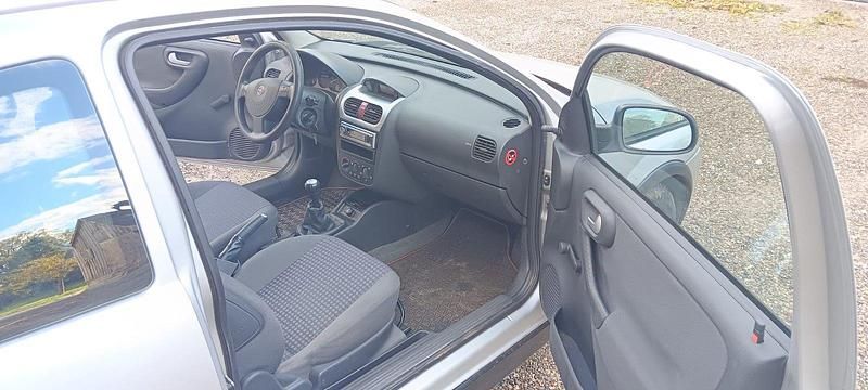 Gebraucht Opel Corsa 58 PS (42 kW) 2002 Silber Kleinwagen