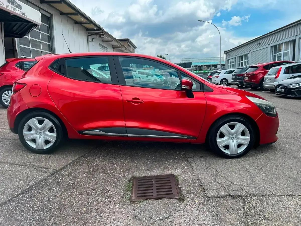 Gebraucht Renault Clio IV 90 PS (66 kW) 2013 Rot Limousine