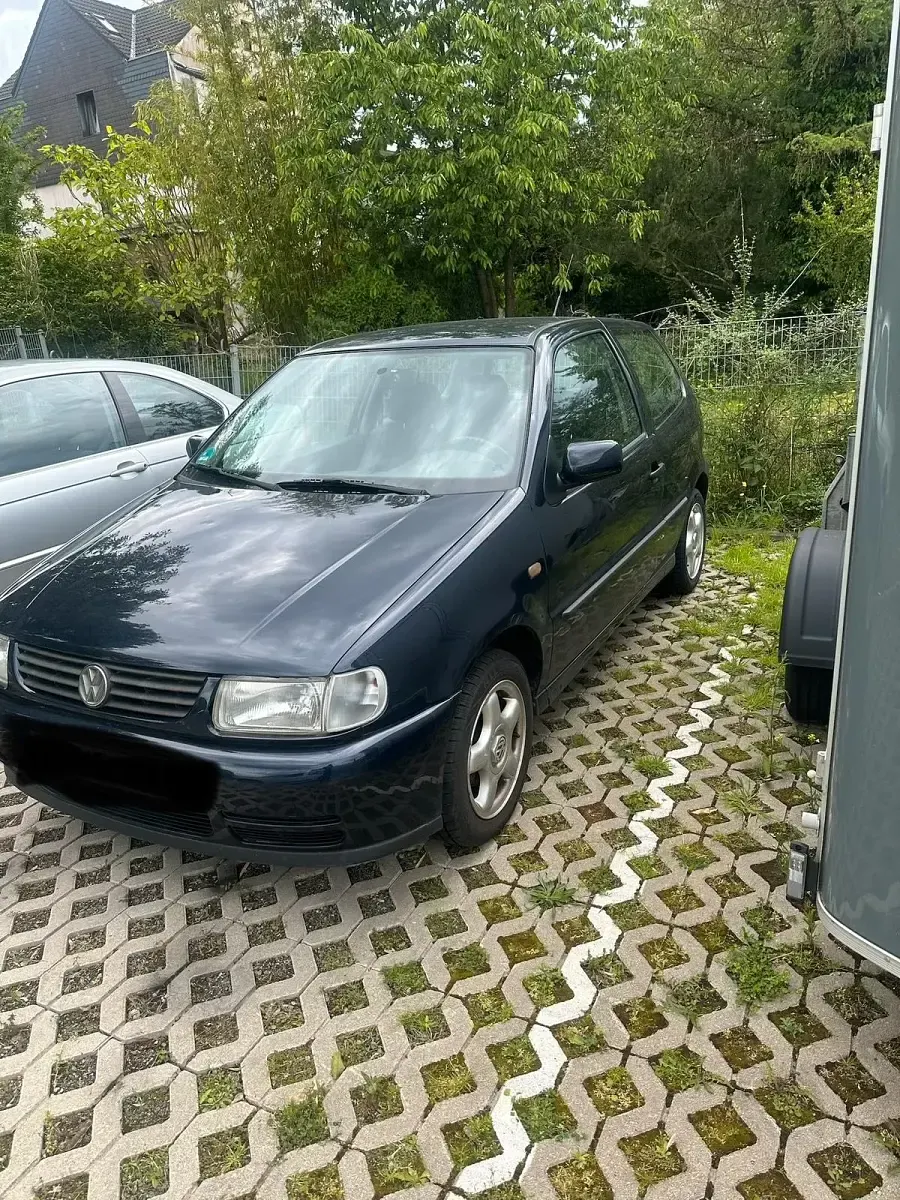 Gebraucht VW Polo 60 PS (44 kW) 1997 Blau Kleinwagen