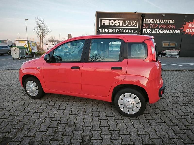 Gebraucht Fiat Panda Easy 69 PS (50 kW) 2018 Rot Limousine