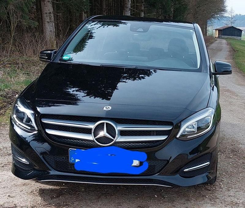 Gebraucht Mercedes B220 184 PS (135 kW) 2019 Schwarz Van / Kleinbus