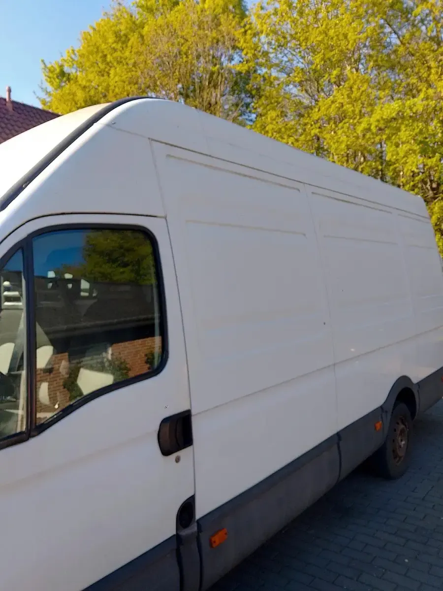 Second-hand Iveco Daily 147 CP (108 kW) 2013 Alb Monovolum