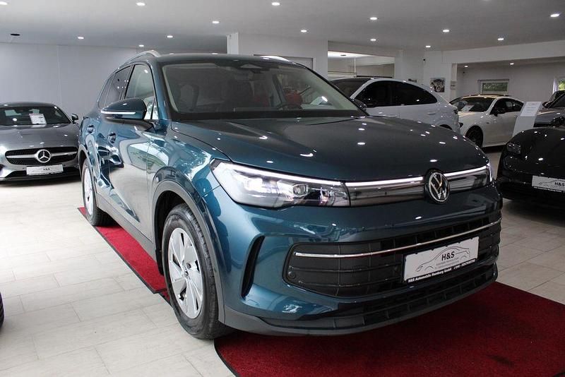 Blau Gebraucht 2024 VW Tiguan Life SUV | 26.907 € (Superpreis) - Bild 1/4