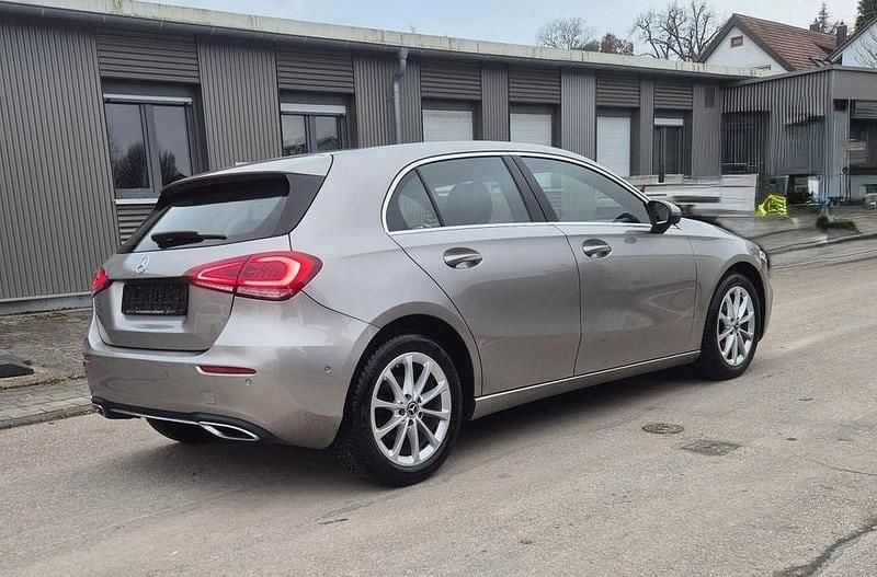 Gebraucht Mercedes A200 163 PS (119 kW) 2019 Grau Limousine