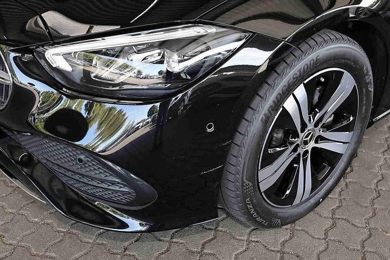 Gebraucht Mercedes C180 170 PS (125 kW) 2024 Metalliclack obsidianschwarz Limousine