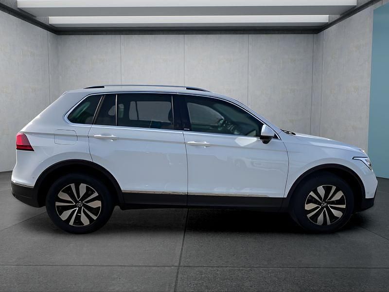 Gebraucht VW Tiguan 150 PS (110 kW) 2024 Weiß SUV