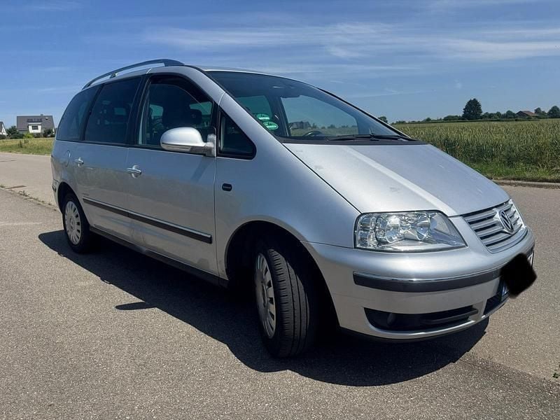 Silber Gebraucht 2009 VW Sharan Van / Kleinbus | 3.850 € (Fairer Preis) - Bild 1/4