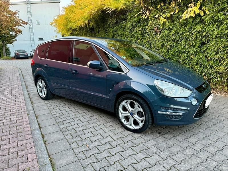 Grau Gebraucht 2012 Ford S-MAX Titanium Van / Kleinbus | 6.200 € (Superpreis) - Bild 1/4