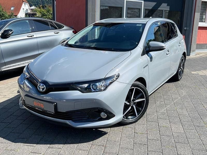 Grau Gebraucht 2018 Toyota Auris Hybrid Team Limousine | 16.990 € (Fairer Preis) - Bild 1/4