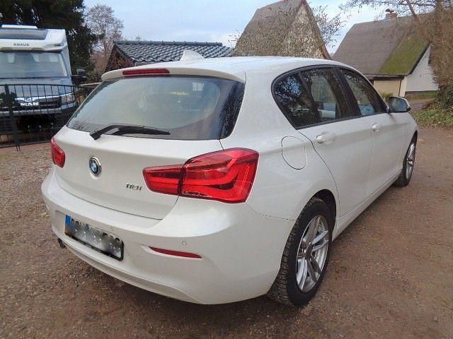 Gebraucht BMW 118 Advantage 136 PS (100 kW) 2019 Weiß Kleinwagen