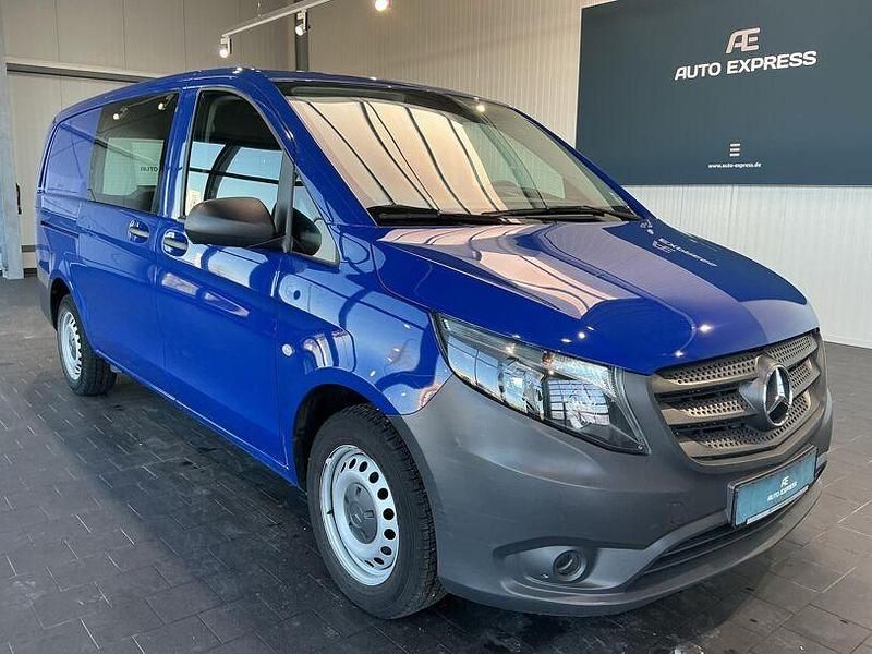Gebraucht Mercedes Vito 163 PS (119 kW) 2022 Blau Van