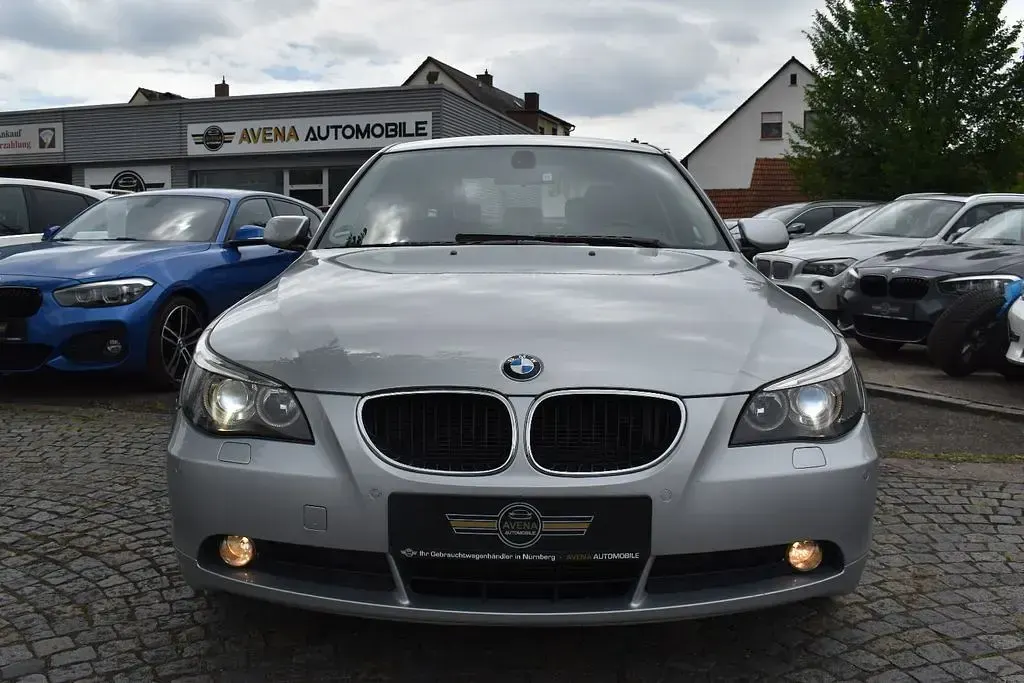 Gebraucht BMW 523 Advantage 177 PS (130 kW) 2005 Silber Limousine