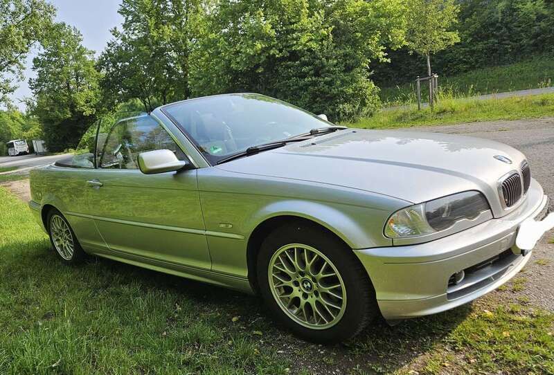 Grau Gebraucht 2003 BMW 320 Cabriolet Basis Cabrio | 7.300 € (Guter Preis) - Bild 1/4