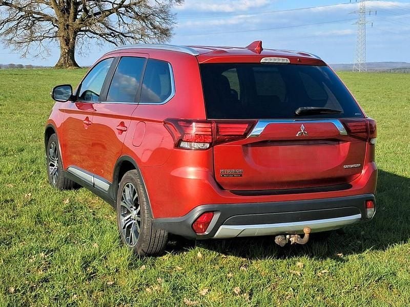 Gebraucht Mitsubishi Outlander Plus 150 PS (110 kW) 2016 Rot SUV