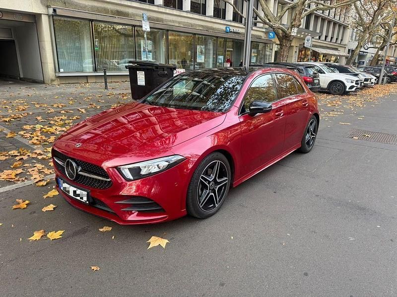 Rot Gebraucht 2020 Mercedes A200 AMG line Limousine | 22.999 € (Superpreis) - Bild 1/4