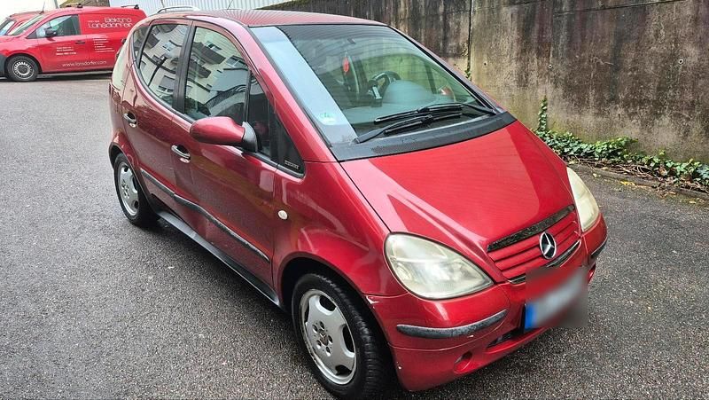 Gebraucht Mercedes A160 102 PS (75 kW) 2000 Rot Kleinwagen