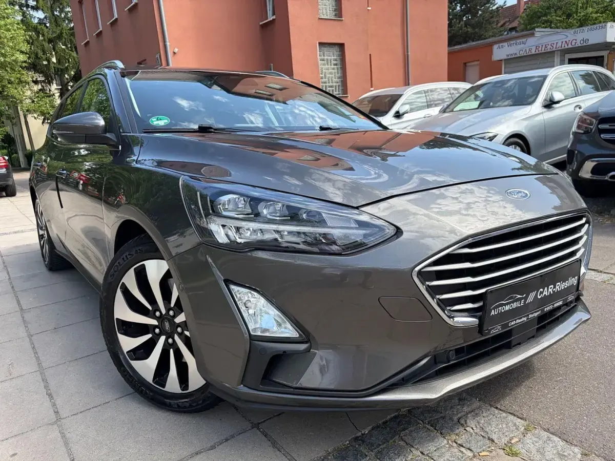 Gebraucht Ford Focus 120 PS (88 kW) 2019 Grau Kombi
