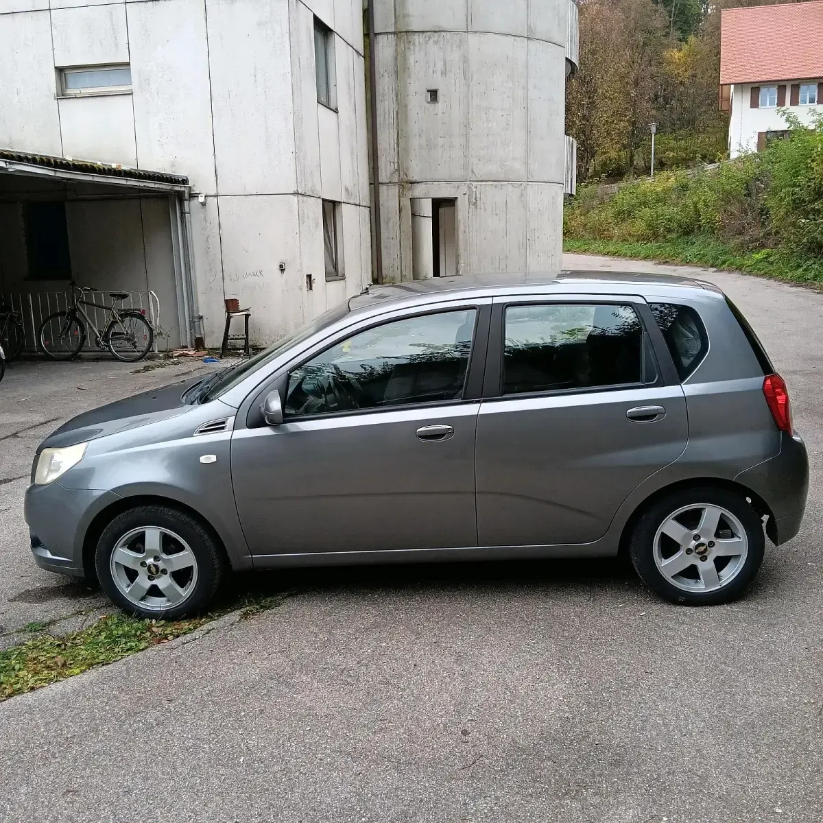 Gebraucht Chevrolet Aveo 100 PS (73 kW) 2009 Grau Kleinwagen