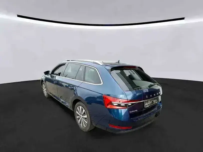 Gebraucht Skoda Superb Style 150 PS (110 kW) 2023 Blau Kombi