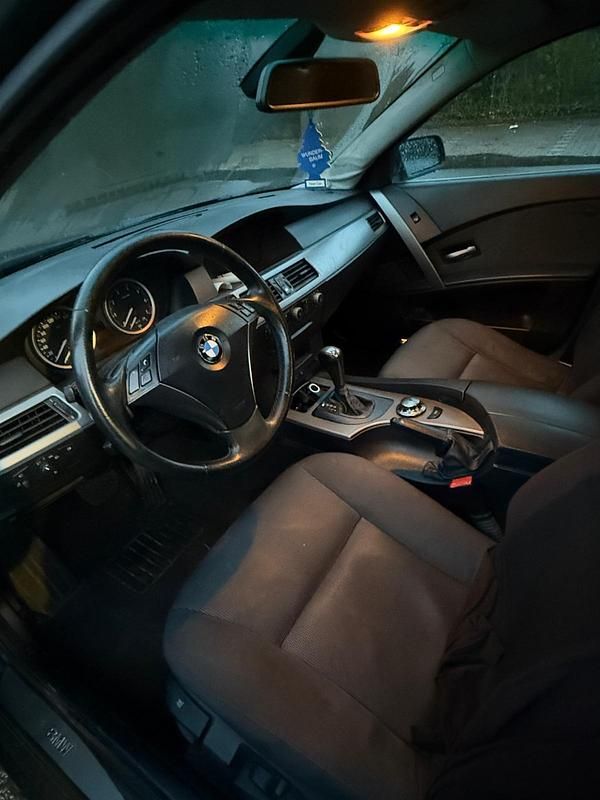 Gebraucht BMW 520 170 PS (125 kW) 2004 Grau Limousine