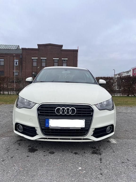 Gebraucht Audi A1 86 PS (63 kW) 2011 Weiß Kleinwagen
