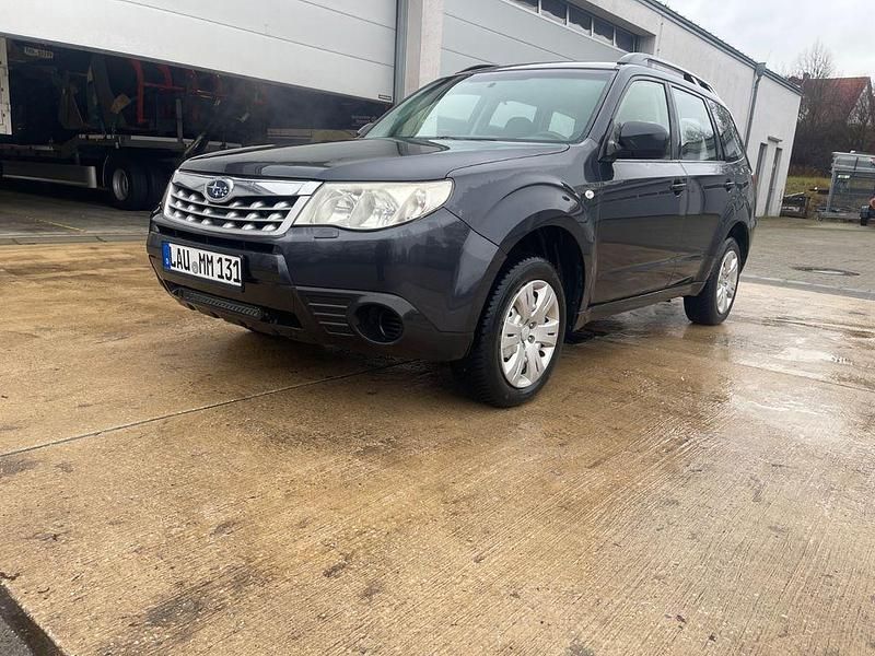 Schwarz Gebraucht 2012 Subaru Forester Active SUV | 10.000 € (Etwas zu teuer) - Bild 1/4