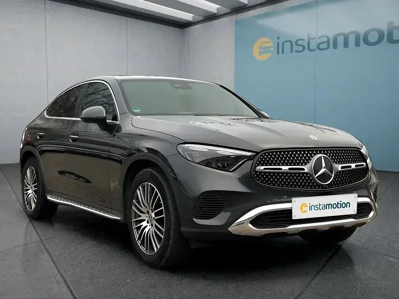 Gebraucht Mercedes GLC200 204 PS (150 kW) 2024 Grau SUV