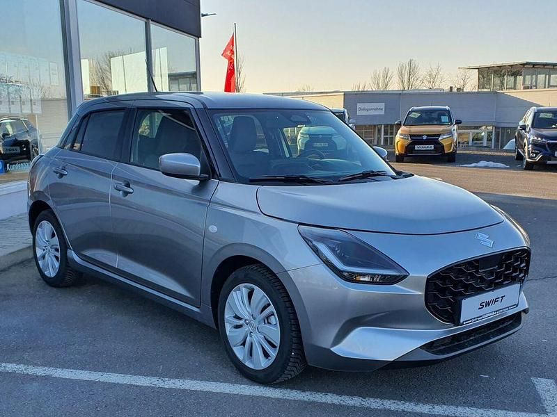 Neu Suzuki Swift Comfort 83 PS (61 kW) 2025 Premium silver Kleinwagen