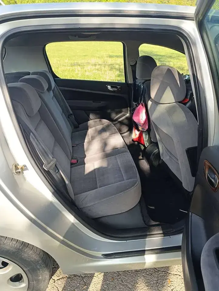 Gebraucht Peugeot 307 Tendance 109 PS (80 kW) 2005 Silber Limousine