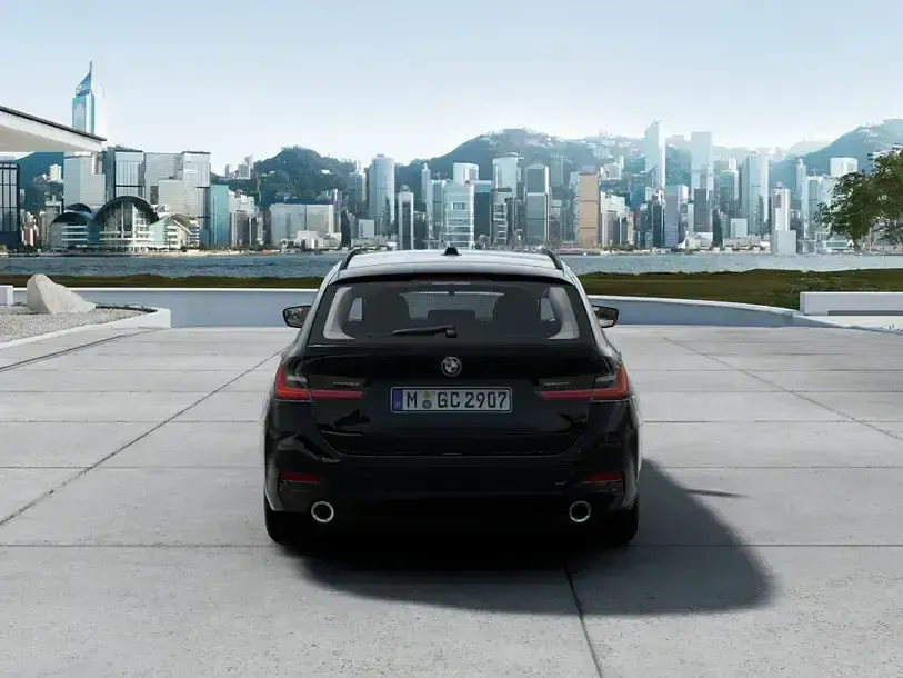 Gebraucht BMW 318 Comfort Edition 156 PS (114 kW) 2023 Schwarz uni (schwarz) Kombi