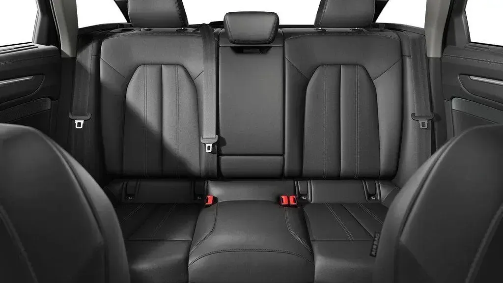 Gebraucht Audi A6 Ambiente 204 PS (150 kW) 2025 Mitternachtsgrün metallic Kombi