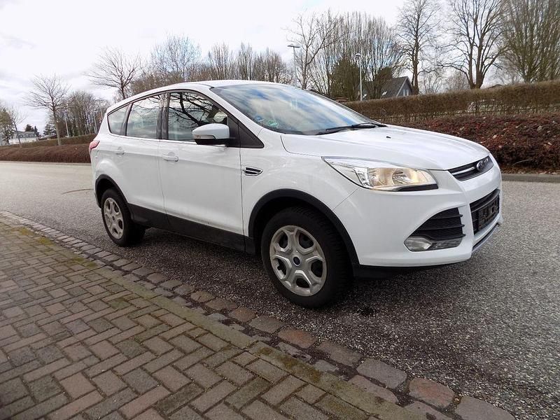 Gebraucht Ford Kuga 150 PS (110 kW) 2015 Weiß SUV